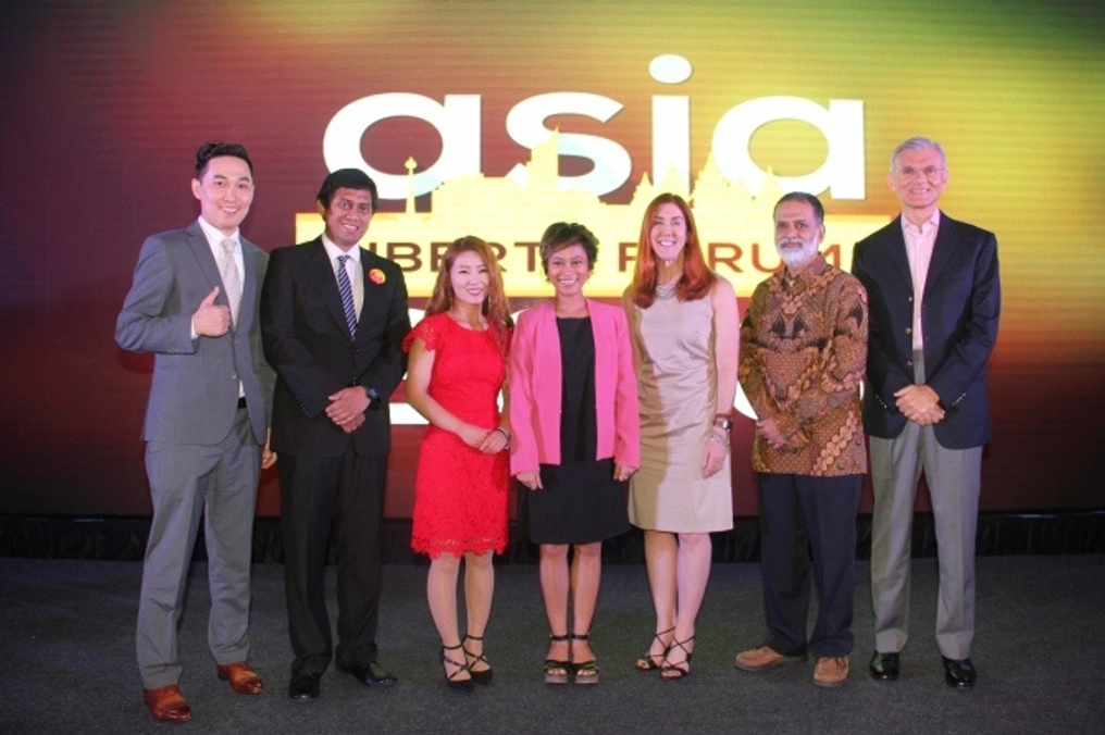 A group poses for a photo at the Asia Liberty Forum.