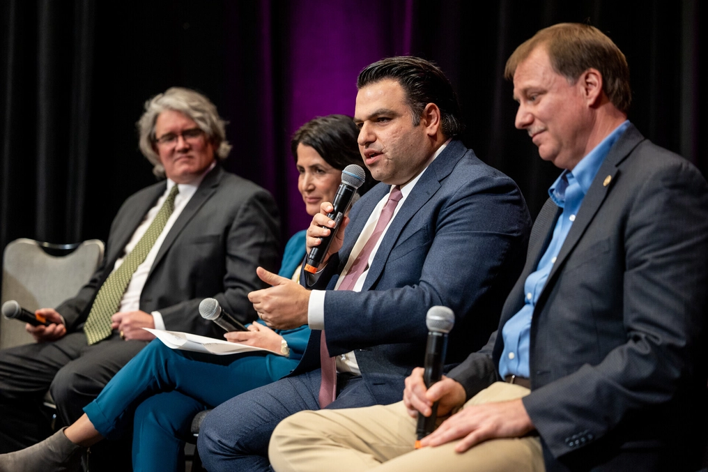 Copy of Atlas2 A 372 jpg compressed