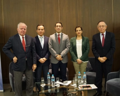 Ecuador Libre’s Aparicio Caicedo and Marcos Miranda with Jorge Zavala, Partner at Zavala-Egas Lawyers; María Paula Romo, Minister of Interior; and Hernán Pérez, Partner at Coronel & Pérez Lawyers.